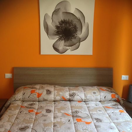 Perla Del Lago Rent Apartments Sirmione Kültér fotó