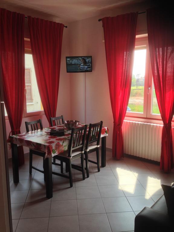 Perla Del Lago Rent Apartments Sirmione Szoba fotó
