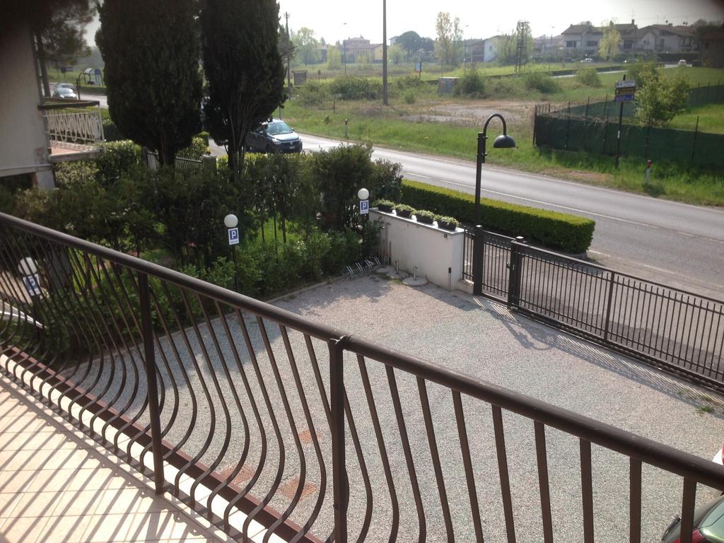 Perla Del Lago Rent Apartments Sirmione Kültér fotó