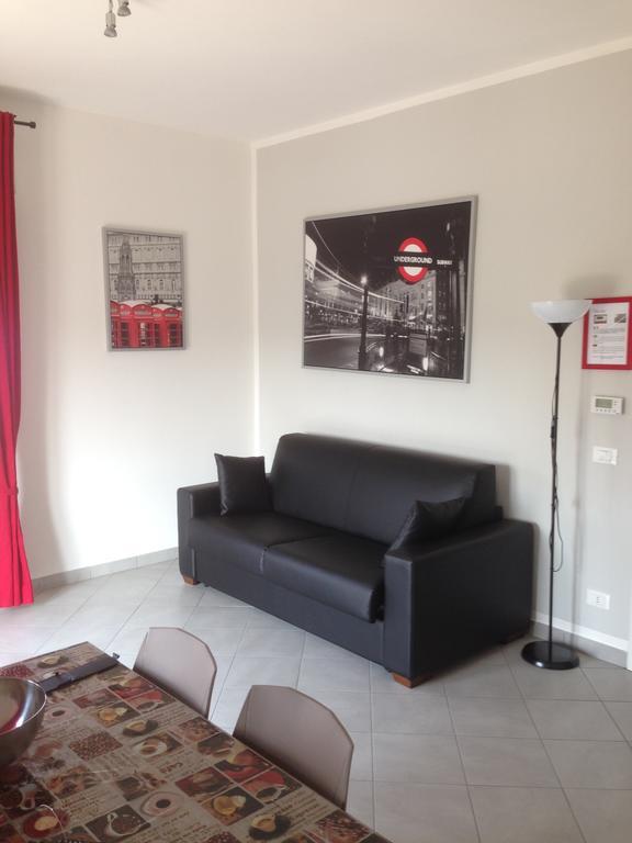Perla Del Lago Rent Apartments Sirmione Szoba fotó