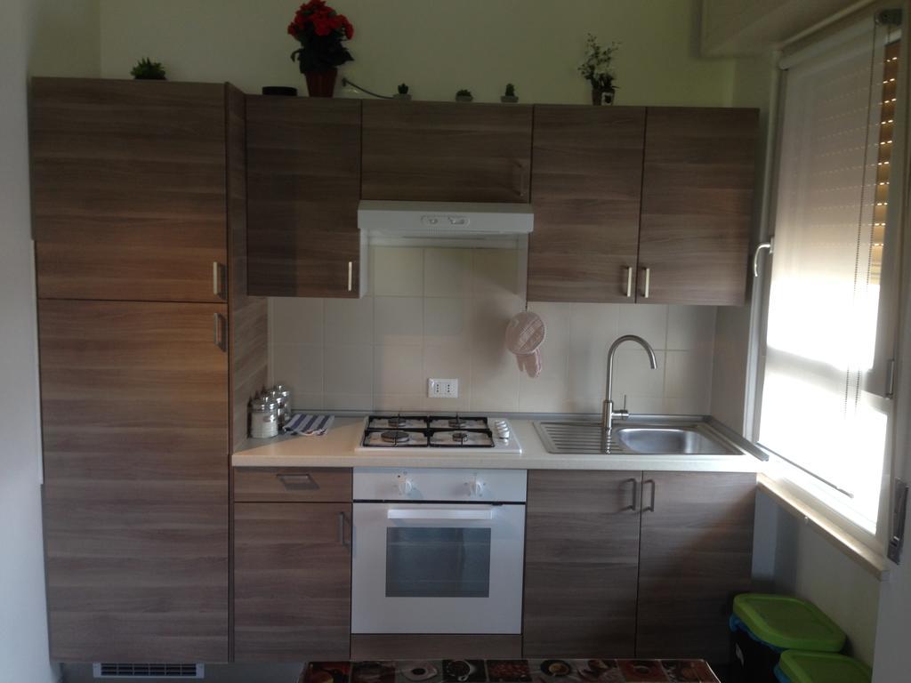 Perla Del Lago Rent Apartments Sirmione Szoba fotó