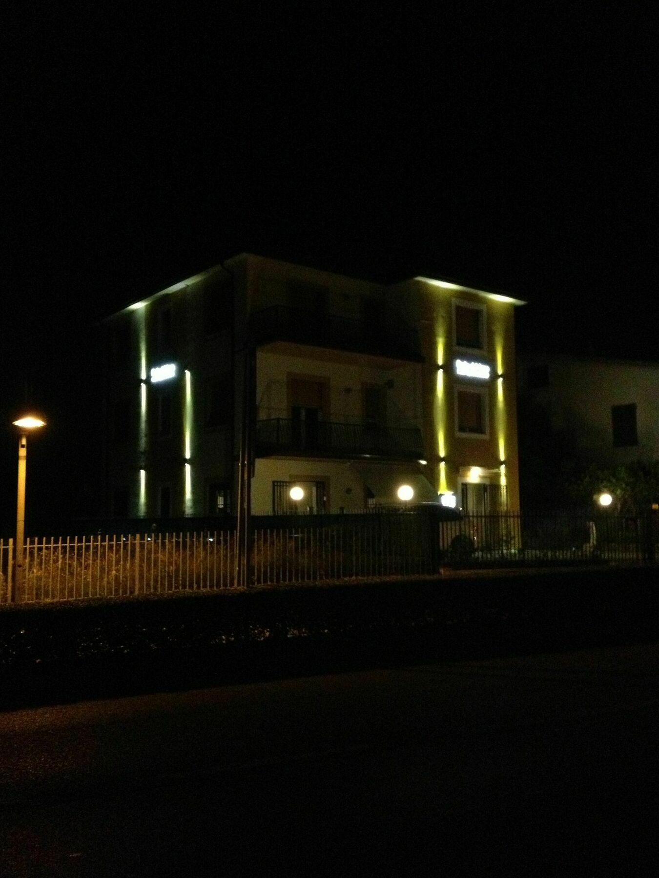 Perla Del Lago Rent Apartments Sirmione Kültér fotó